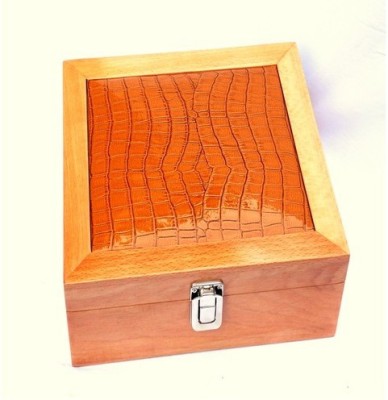 Kuero Crocodile Leather Wooden Watch Box(Beige, Tan, Holds 6 Watches)   Watches  (Kuero)
