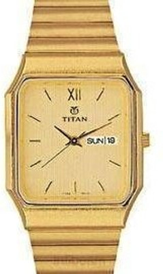 

Titan 161YM21 Watch