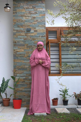 HouseOfCommon Crepe Solid Abaya With Hijab(Pink)