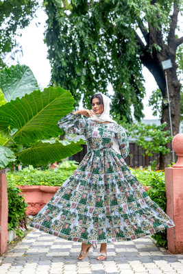 SARINKU Crepe Self Design Abaya(Green)