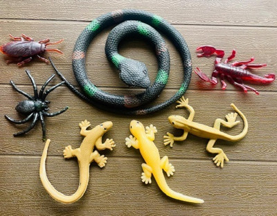 Tik C Rubber snake lizards and spider gang toys(Multicolor)