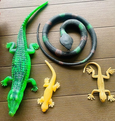 Tik C Rubber snake crocodile and lizard prank toys(Multicolor)