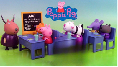 HornFlow Peppa Pig: School Fun With Peppa & (IND*9316) Friends : Fun Learning Set(Multicolor)