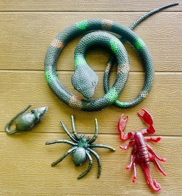 Tik C Rubber spider,snake,rat gang set(Multicolor)