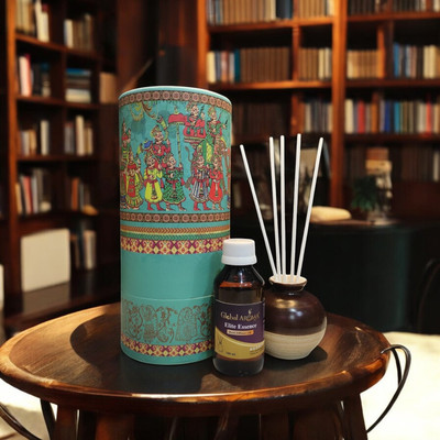GLOBAL AROMA Ethenic Pot Reed Set Elite Essence Fragrance Diffuser Set POT-W-FIBER STICKS-ELITE ESSENCE-100ML(100 ml)