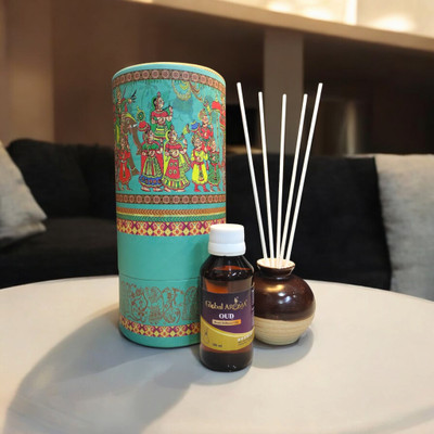 GLOBAL AROMA Oud Diffuser Set Ethenic Pot Reed Diffuser Oud Fragrance,Indian Art,Home Decor,Aromatic Diffuser(100 ml)