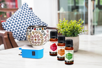 PeepalComm ComboPack -Gift L5 Home Scented Plug In Electric Oil Burner Lamp With 45ml Aroma Oil, Diffuser Set Premium Plug In Electric Oil Burner Lamp With 3 Oil Set 15ml Each Rose Lemon Grass Sandalwood ( Assorted Design Shipped As Per Availability )Best For Gift A1(1 Units)