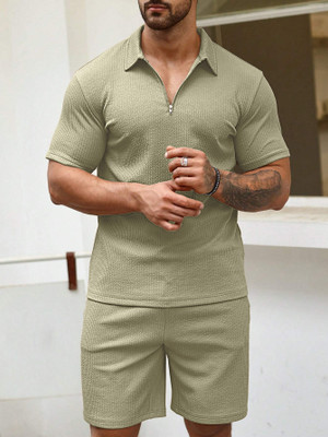 Vogaan Men Solid Green Top & Shorts Set