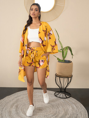 STYLESTONE Top Regular Shorts Co-ords Set with Shrug