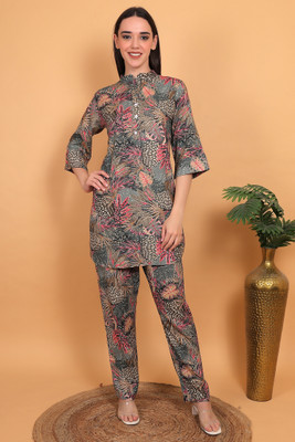 Chia Fashions Tshirt Pant Co-ords Set