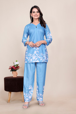 MADHAV Tunic Regular Shorts Co-ords Set with Coat