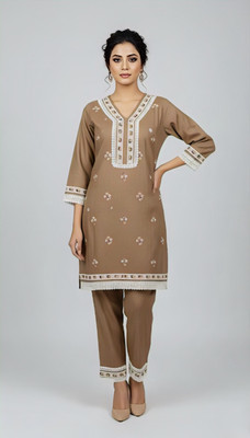 om vastra Women Kurti Pant Set