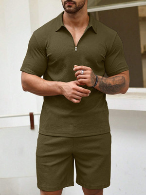 Vogaan Men Solid Green Top & Shorts Set