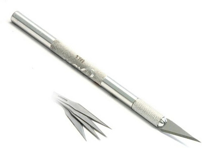 DEZIINE Precision Craft Knife with 5 Spare Blades of Craft and Drawing Purpose