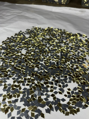 arteneer Kajukatri shape golden mirror-8 mm size- 950pcs