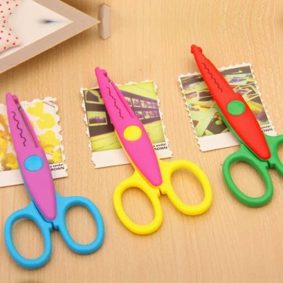 KRAFTMASTERS Zig Zag Scissors with a Different Blade That Gives Unique Design Patterns Scissors(Set of 3, Multicolor)