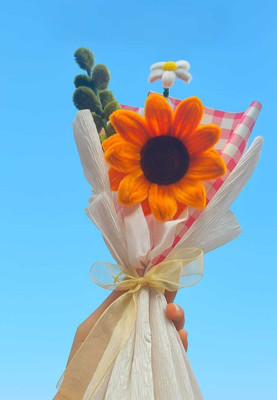 GlowFlora Handcrafted Pipe Cleaner Orange Sunflower Artificial Flower(25 cm, Pack of 1, Single Flower)