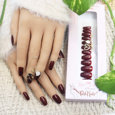 BEROMT DOUBLE CHAIN CHARM FALSE NAILS - 06 RED(Pack of 12)