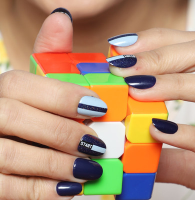 Lick - Press on Nails fake nails_Nail Press-n1_609 Oval Shape Navy Blue With Stripe Print(Pack of 30)