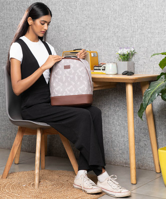 ZOUK Aravalli Abstract Dome Daypack 12 L Backpack(Grey)