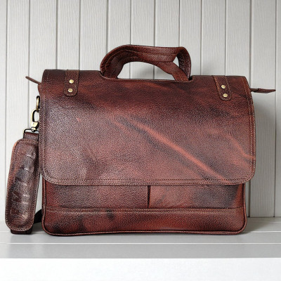 Em Zee Laptop Messenger Bags for On-the-Go (Brown) Waterproof Messenger Bag(Brown, 15 L)