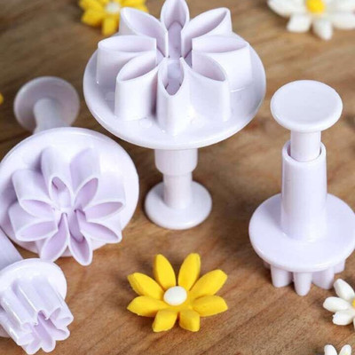Bakewareind daisy plunger 4 pcs set Cookie Cutter(Pack of 4)