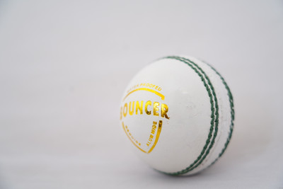 Cricketkingdom Bouncer 4 Piece Cricket Ball Cricket Leather Ball(Standard, Pack of 1, Red)