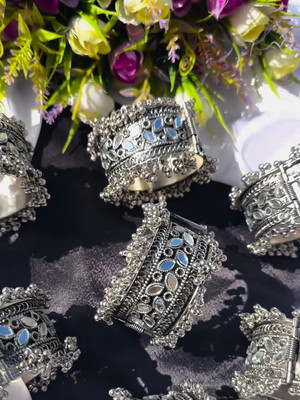 Samridhi DC Alloy Silver Kada