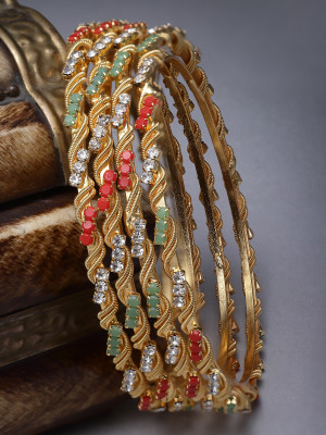 Sukkhi Alloy Gold-plated Bangle Set(Pack of 4)
