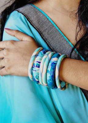 winsome accessories Lac Bangle Set(Pack of 6)