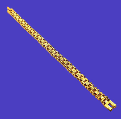 Dynamic Retail Global Stainless Steel Gold-plated Bracelet Set