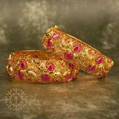Raddhi Jewels Brass Gold-plated Bangle Set(Pack of 2)