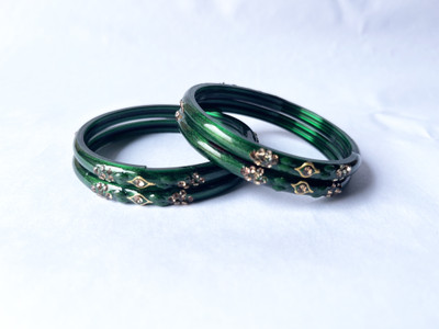 Karaavi Glass Crystal Enamel Bangle Set(Pack of 4)