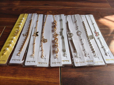 DIVINE Alloy Cubic Zirconia Charm Bracelet(Pack of 5)