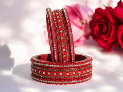 MANVI FASHION Lac Ruby Bangle Set(Pack of 6)
