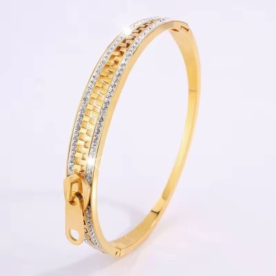 AMAAL Metal, Stone, Crystal, Alloy, Stainless Steel Cubic Zirconia, Diamond, Rhinestone Gold-plated Bracelet