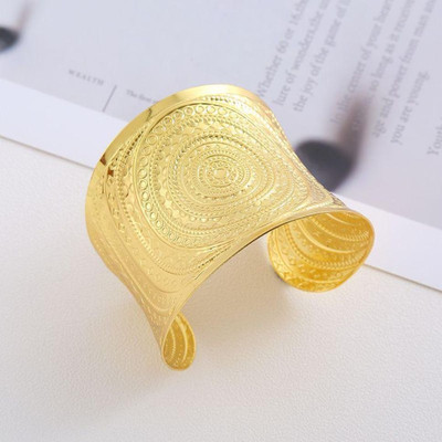 Saukh World Alloy Gold-plated Cuff