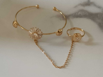 style and shine Alloy Crystal Gold-plated Ring Bracelet