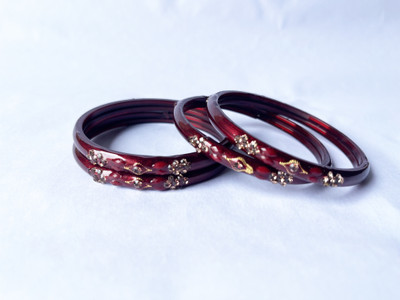 Karaavi Glass Crystal Enamel Bangle Set(Pack of 4)