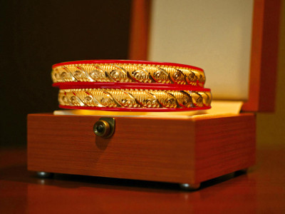 RITIRIWAAZ COLLECTION Plastic Gold-plated Shakha Pola(Pack of 2)