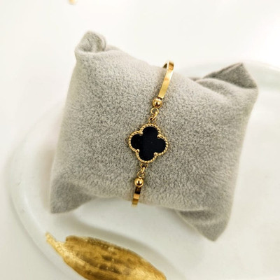 GUJJUJEWELLERS Alloy Gold-plated Bracelet