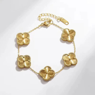 Kidhant jewels Stainless Steel Gold-plated Charm Bracelet
