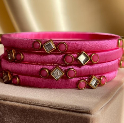 Hanya Plastic Bangle Set(Pack of 4)