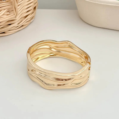 QUANTCOMM Metal Gold-plated Bangle