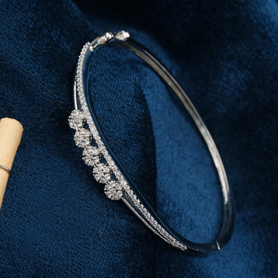 TRENDFUSIONHUB Stainless Steel Silver Kada