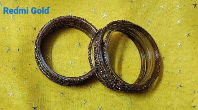 PRETTY GALS Glass Bangle Set