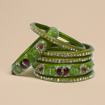 priya kangan Glass Zircon Bangle Set(Pack of 6)