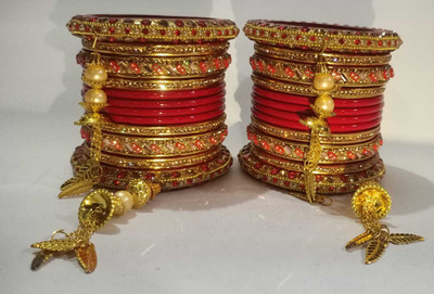 PARRAMBHA SANIRA Lac Zircon Bangle Set