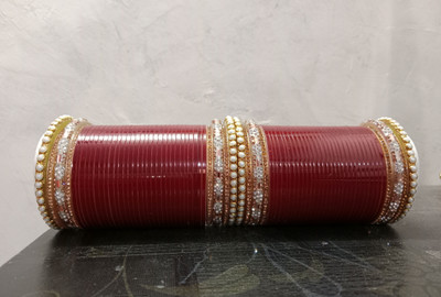 ishika Plastic Bangle Set