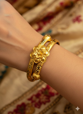 MSN Brass Gold-plated Charm Bracelet